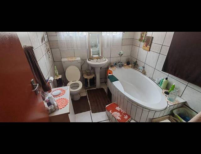 3 BEDROOM HOUSE FOR SALE IN CLAREMONT